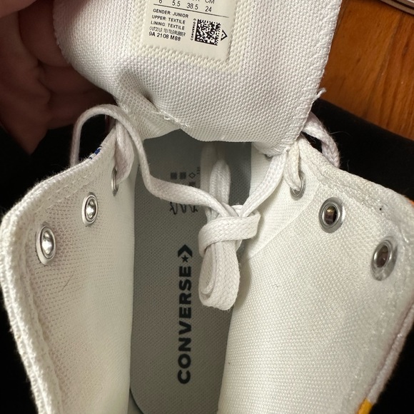 Converse - PUPPY DOGS! - Picture 6 of 7